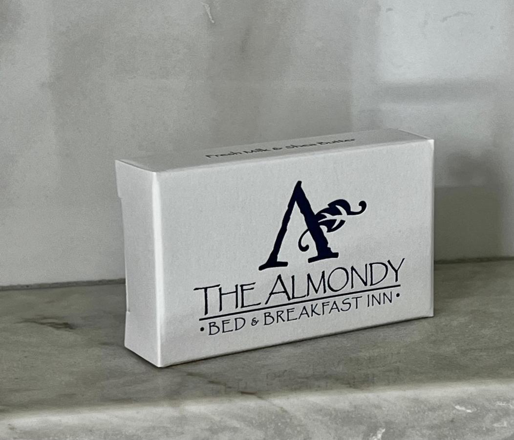 Almondy Inn Bed & Breakfast Newport Zewnętrze zdjęcie